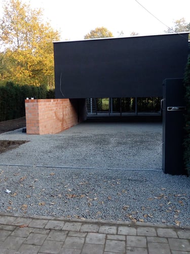 Easygravel 3XL grindstabilisatie zwart aangelegd met Basalt split