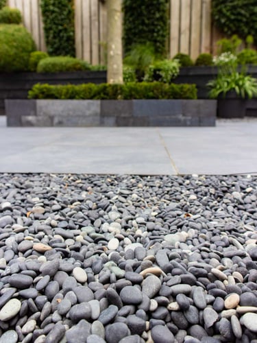 Beach pebbles 8 - 16mm aangelegde tuin