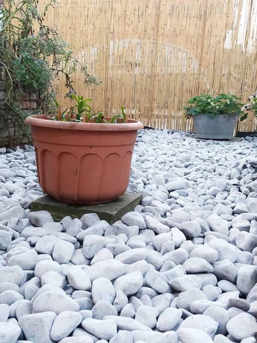 Carrara keien aangelegd