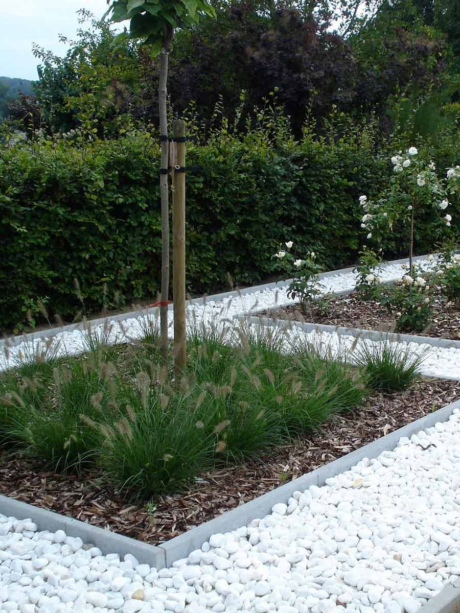 Crystal White grind 40 - 60 aangelegde tuin