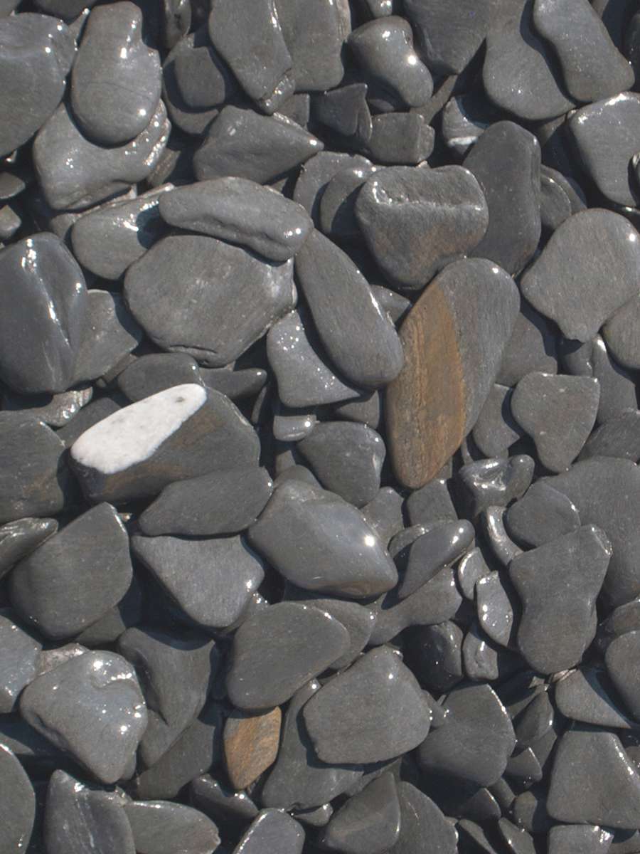 Flat Pebbles zwart 15 - 30mm (nat)