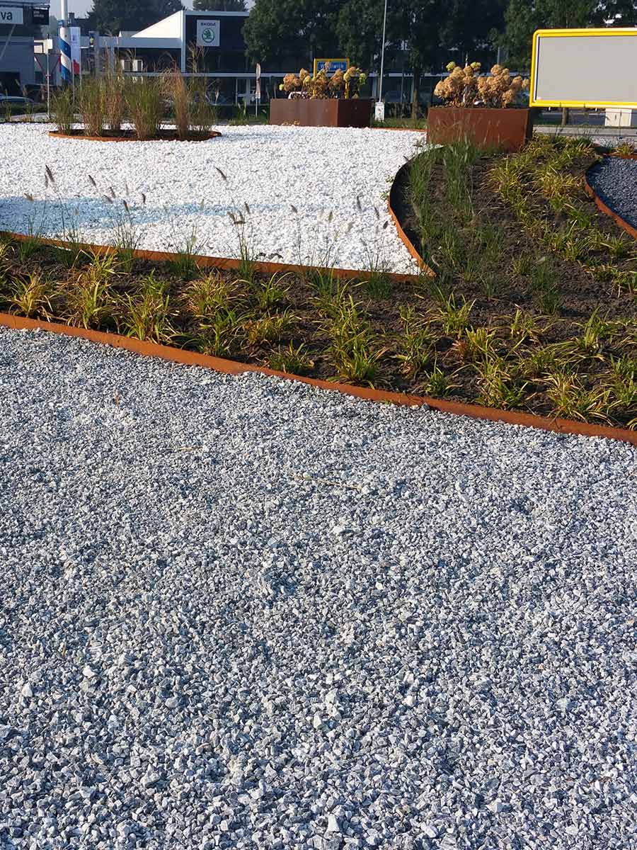 Multi-Edge METAL Afboording met Ice blue split aangelegd (Cortenstaal)