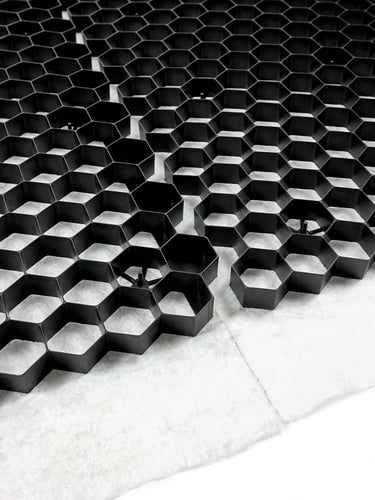 Twee pallets grindplaten EuroGravel PLUS zwart (85,1m2)